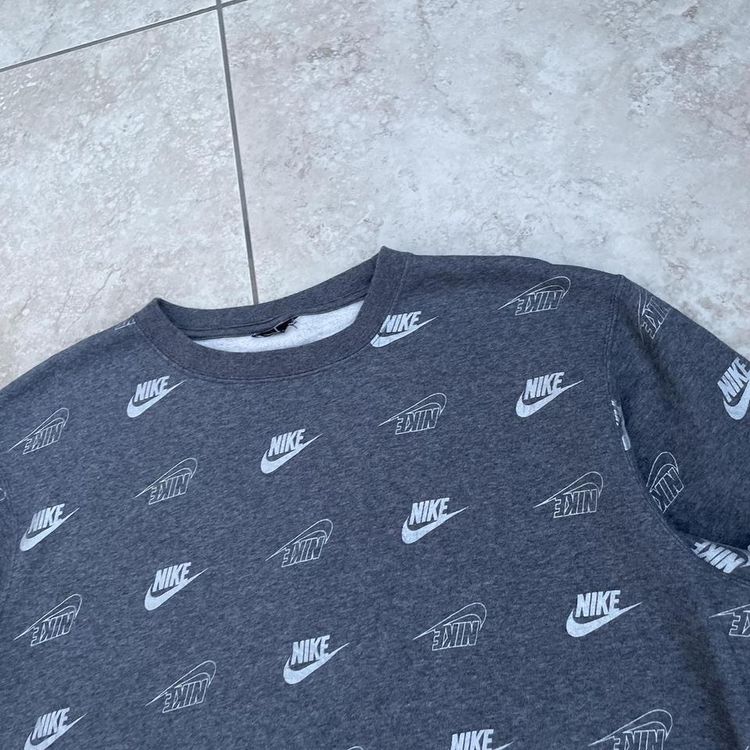 Nike sweatshirt 3