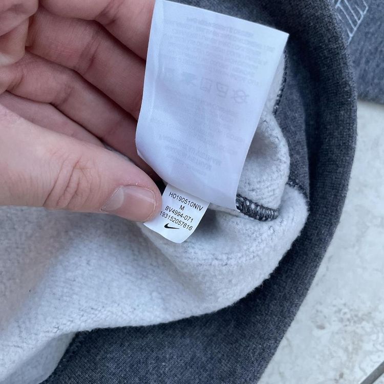 Nike sweatshirt 8