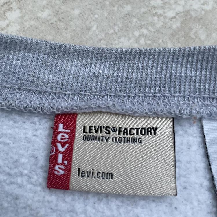 Y2K Levis sweatshirt image 8