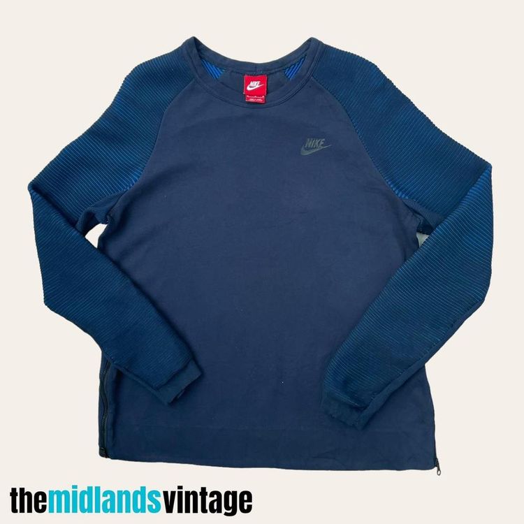 Nike sweatshirt