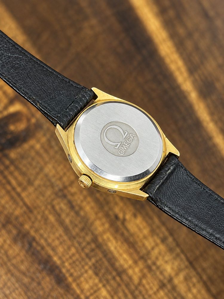 Vintage Omega Quartz Day-Date Gold Tone Watch – Champagne Dial imagen 4