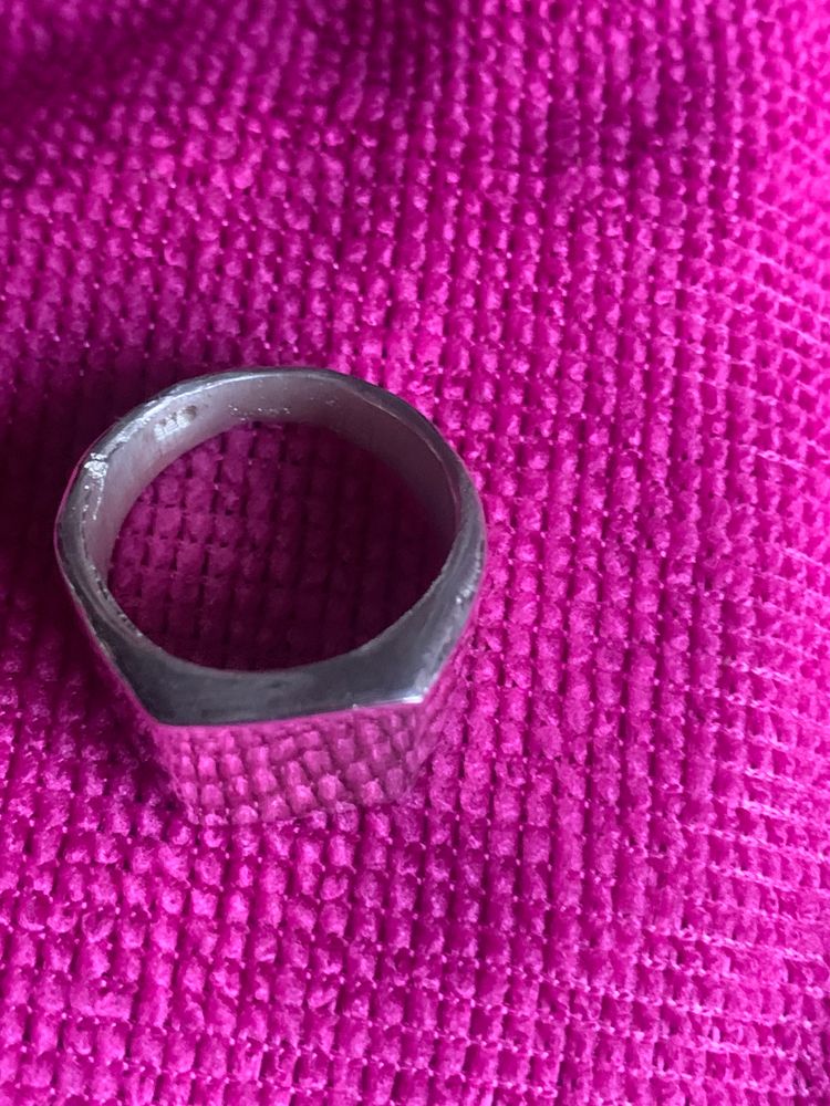 Immagine di Men’s signet ring size U 4