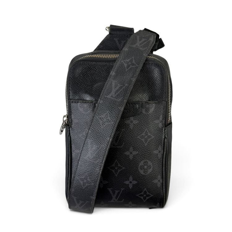 Immagine di Louis Vuitton Men’s Black Sling Small Side Bag 11