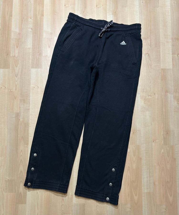 Adidas Black Sweatpants buttons