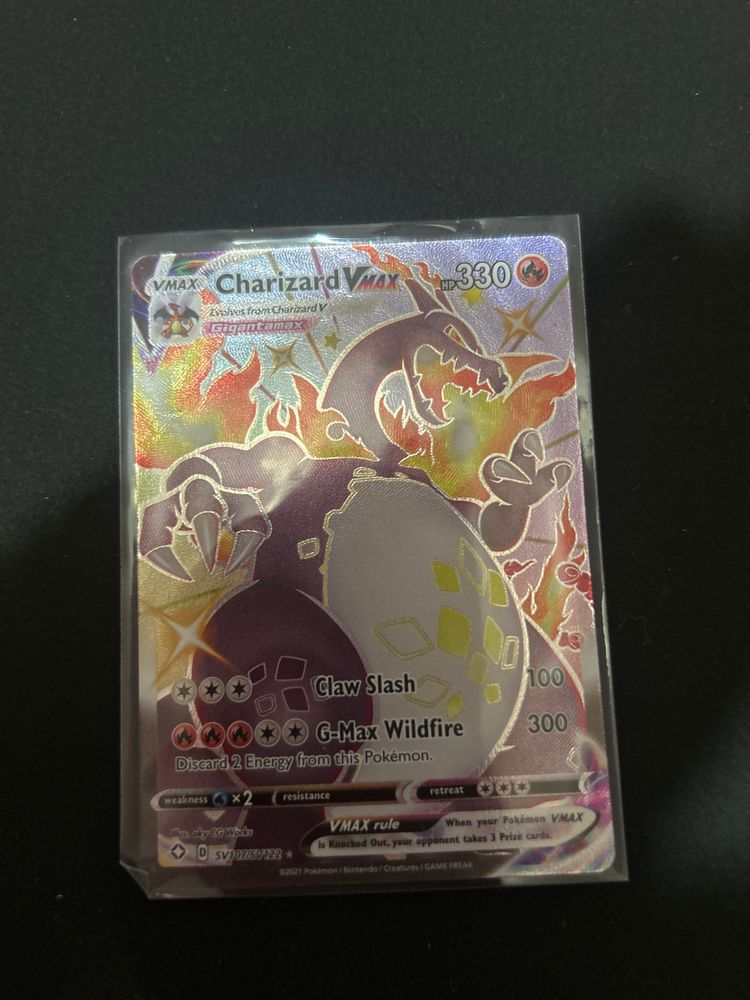 Charizard Vmax Pokémon Card