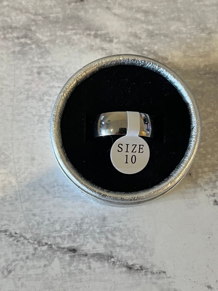 Silver Ring size 10 2