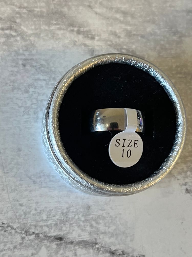 Silver Ring size 10 4