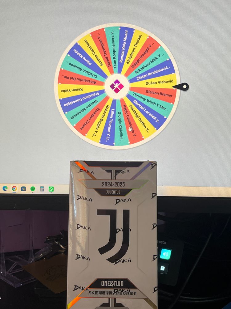 Juventus 2024-2025 Soccer Trading Cards Box