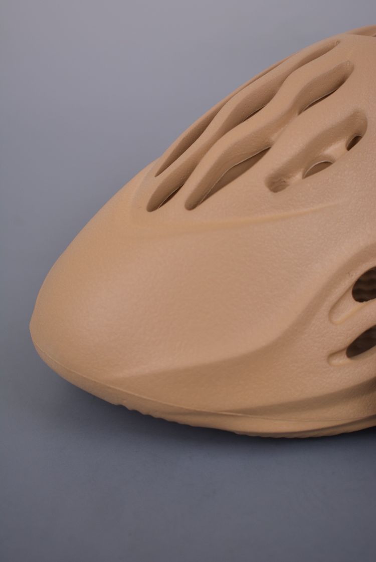 Brown Slip-On Shoes With Cut-Out Design image 7