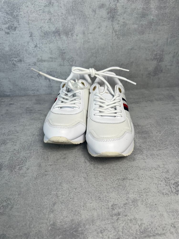 Tommy Hilfiger Sneakersy 37EU image 2