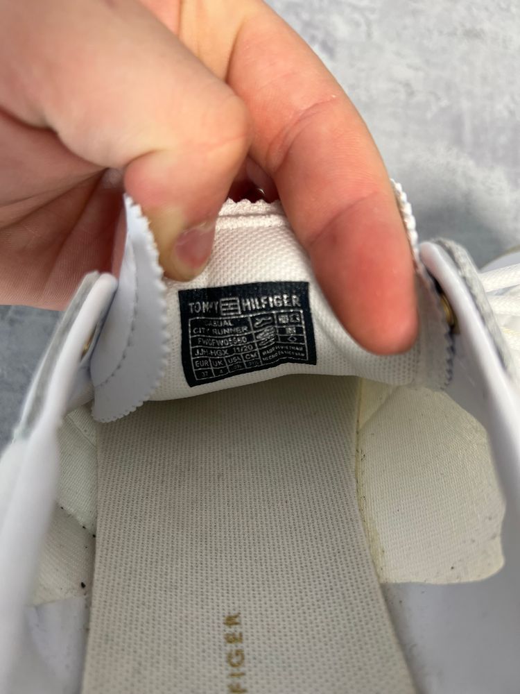 Tommy Hilfiger Sneakersy 37EU image 6
