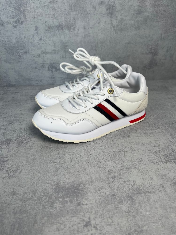 Tommy Hilfiger Sneakersy 37EU image 1