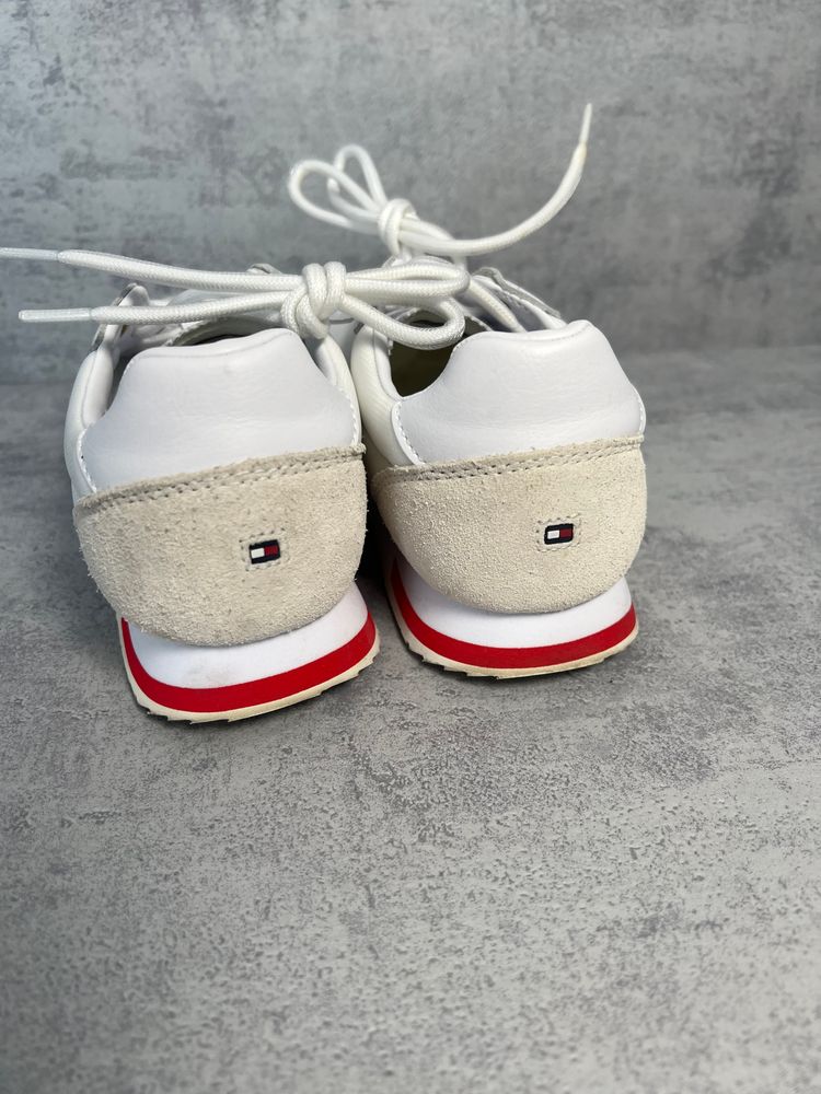 Tommy Hilfiger Sneakersy 37EU image 4