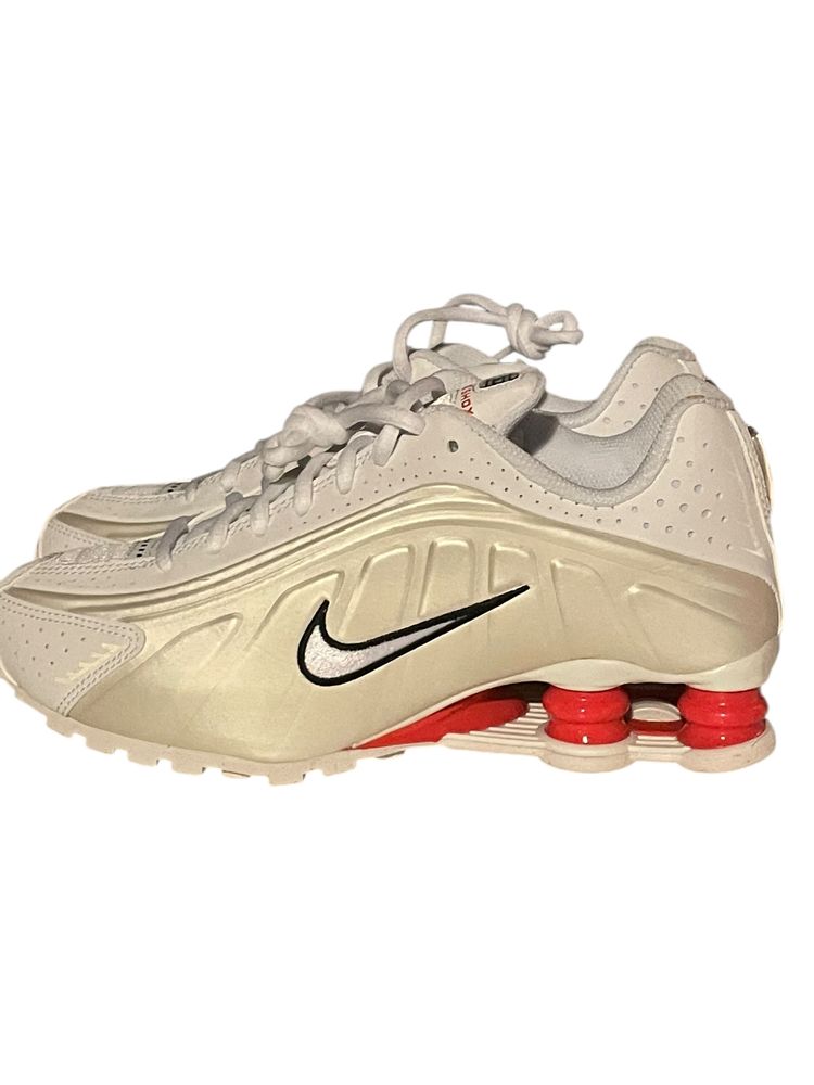 Nike Shox R4 trainers 