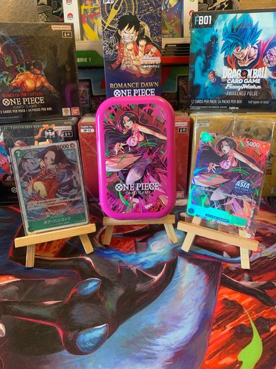 One Piece Card Game Boa Hancock op13-051 UP-JAP + tin e Boa Hancock op16-032 JAP