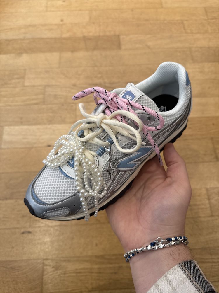 New Balance 204L con accessori