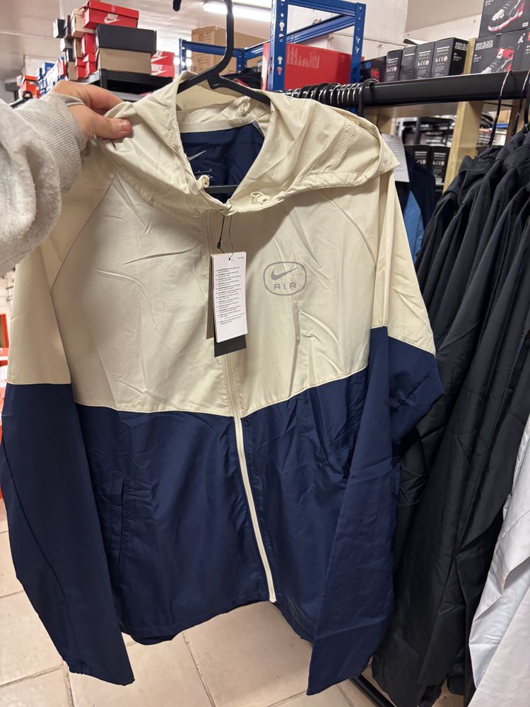 Nike Air Colorblock Windbreaker Jacket