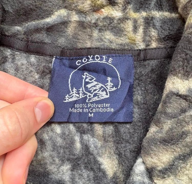 Coyote Sleeveless Fleece Vest 2