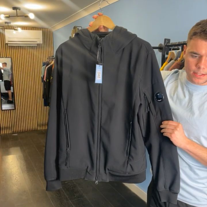 CP Company L / XL CP COMPANY BLACK SHELL JACKET product image