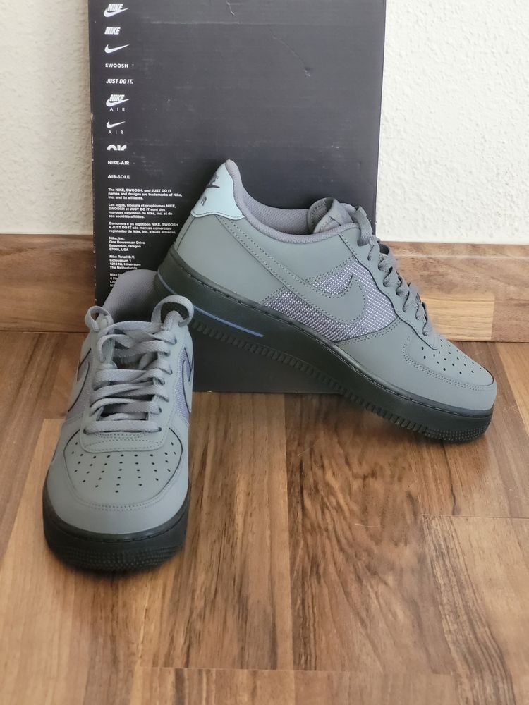 Nike Air Force 1 07 LV8