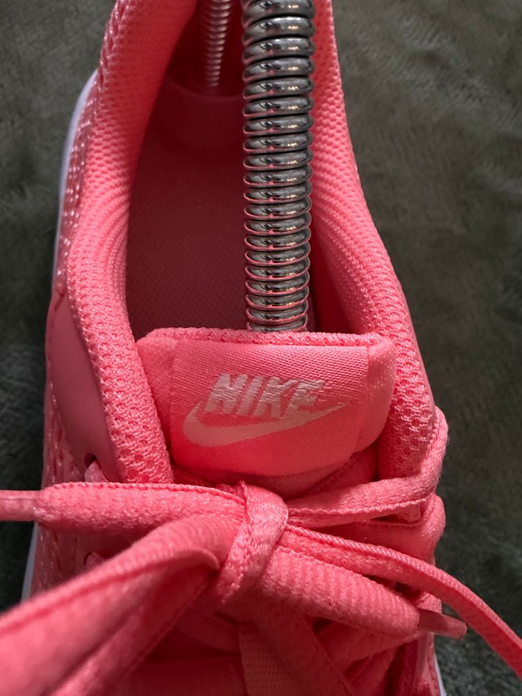 Nike Tanjun Trainers Pink Coral UK 5 Youth 5.5Y Women’s Lightweight Running Shoes image 6