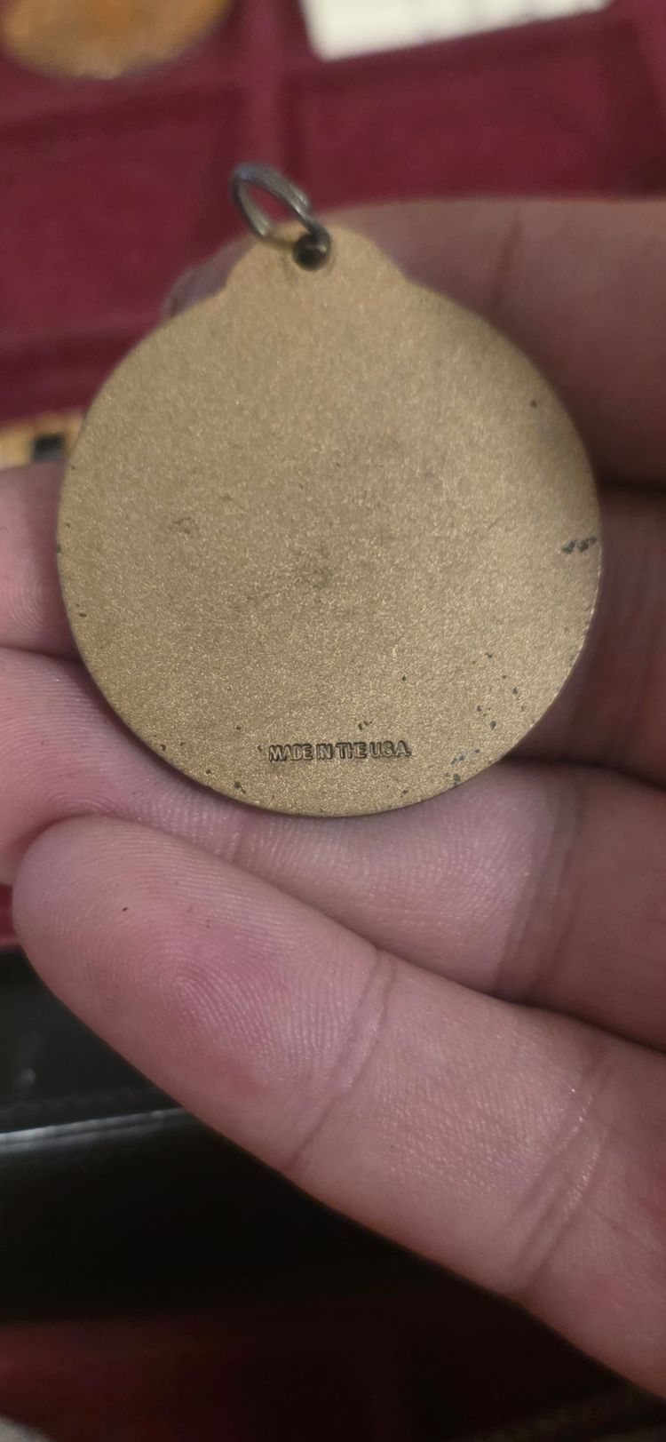 Edmonton Souvenir Medallion Pendant £4 7