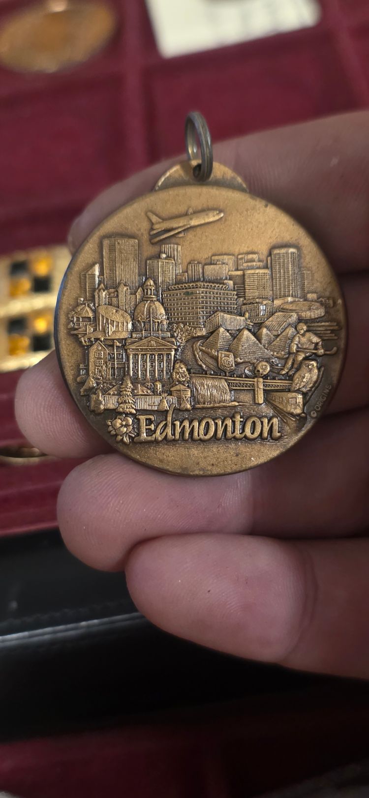 Edmonton Souvenir Medallion Pendant £4 2