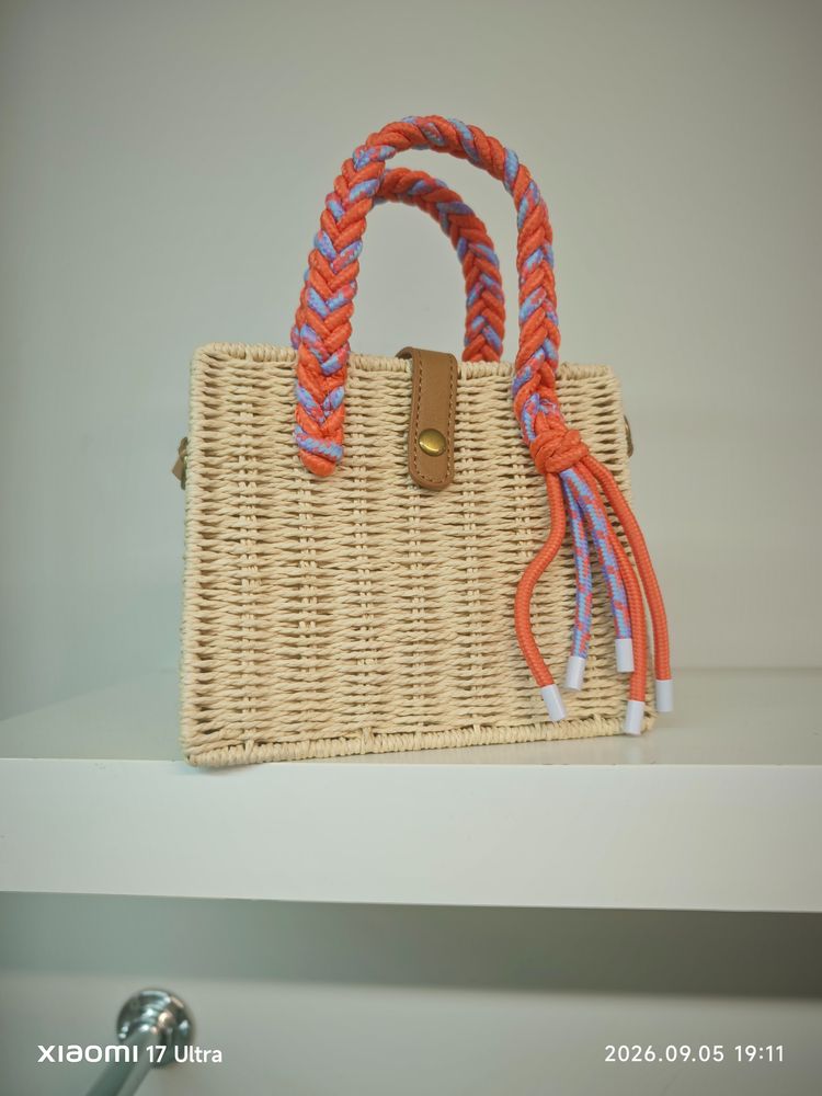 Woven Handbag With Braided Handles obraz 1