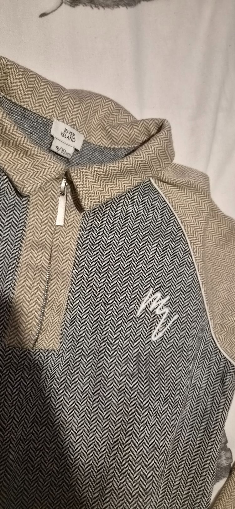 Boys river island Two-Piece Grey And Beige Tracksuit Set image 3
