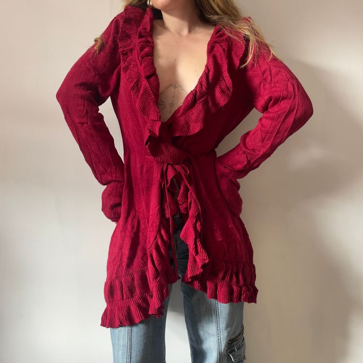 New Direction Red Ruffle Cardigan Sweater imagen 1