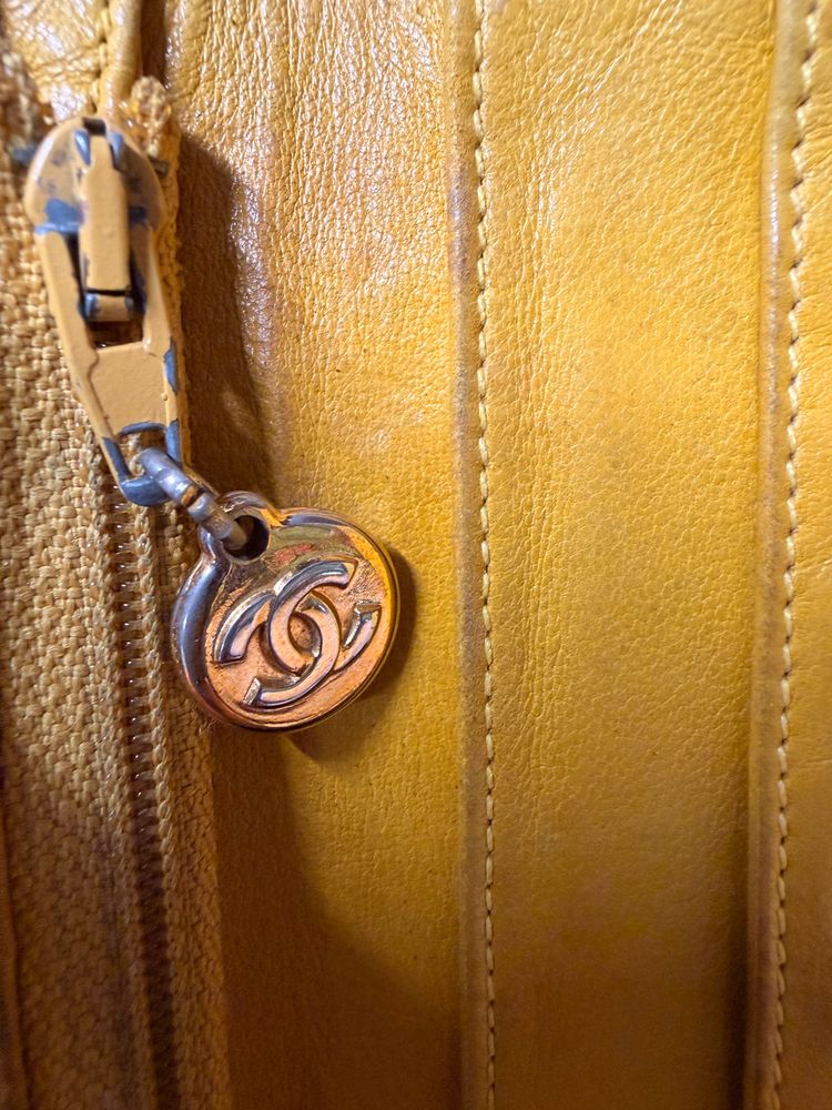 CHANEL Yellow Leather Wallet 3