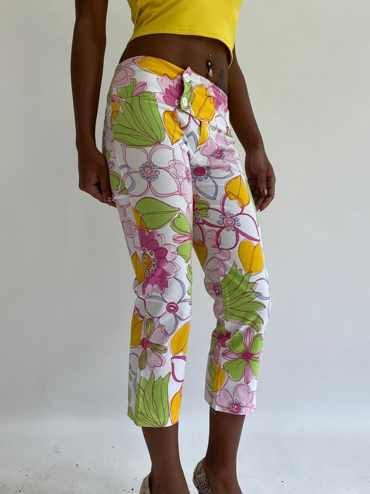 💚zara larsson drop | extra small white floral cropped trousers 2