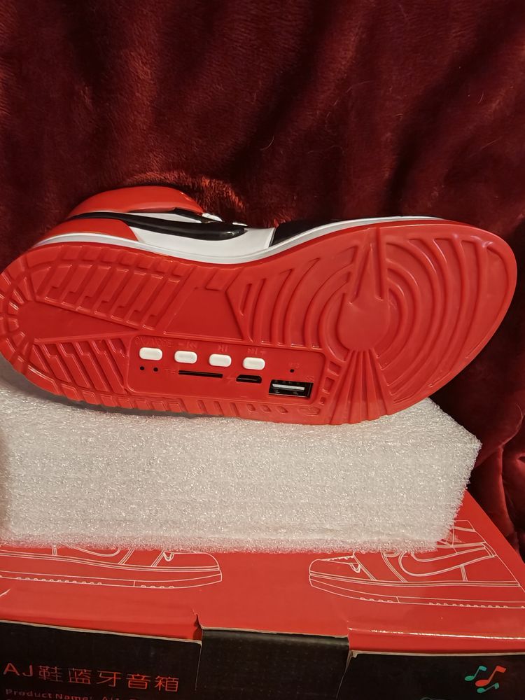 Aj1 Shoe wireless Bluetooth Speaker Brand New  3