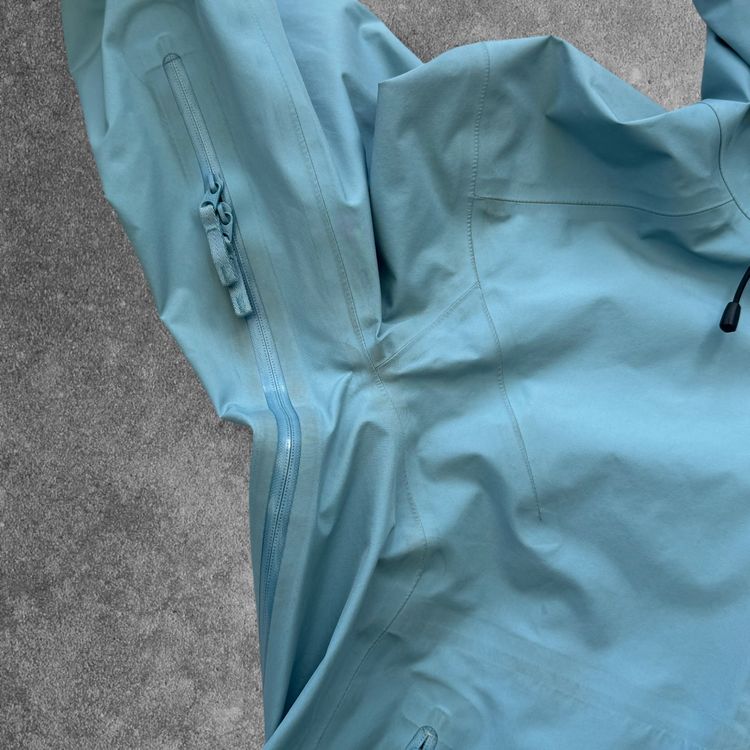 Arc'teryx Women's Beta LT Small RRP £550 image 4