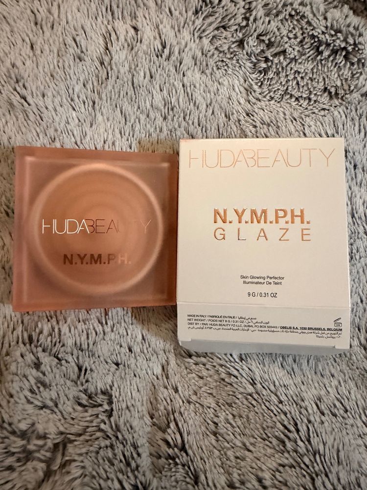 Huda Beauty Huda Beauty N.Y.M.P.H. Glaze Skin Glowing Perfector product image