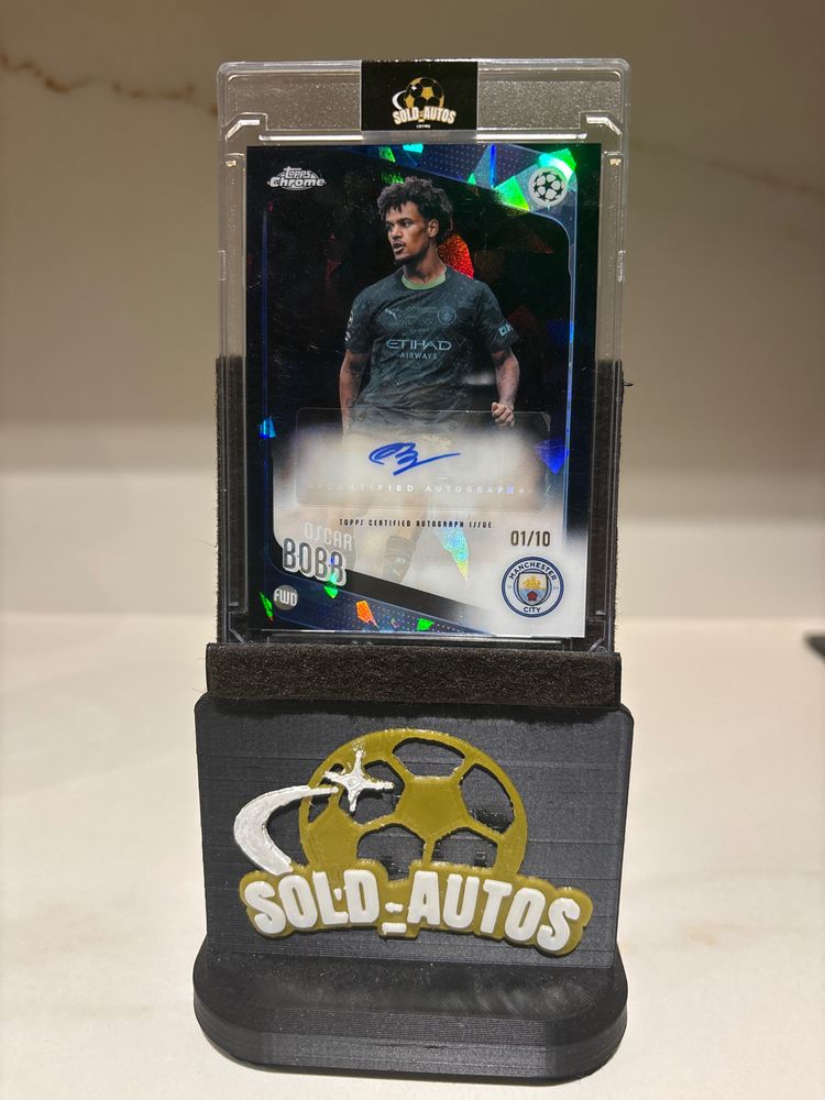 Immagine di Oscar Bobb Manchester City Football Shirt Card With Autograph 1