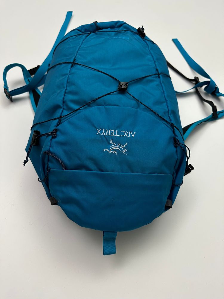 Arc’teryx Ceirzo 18 Backpack Blue 9