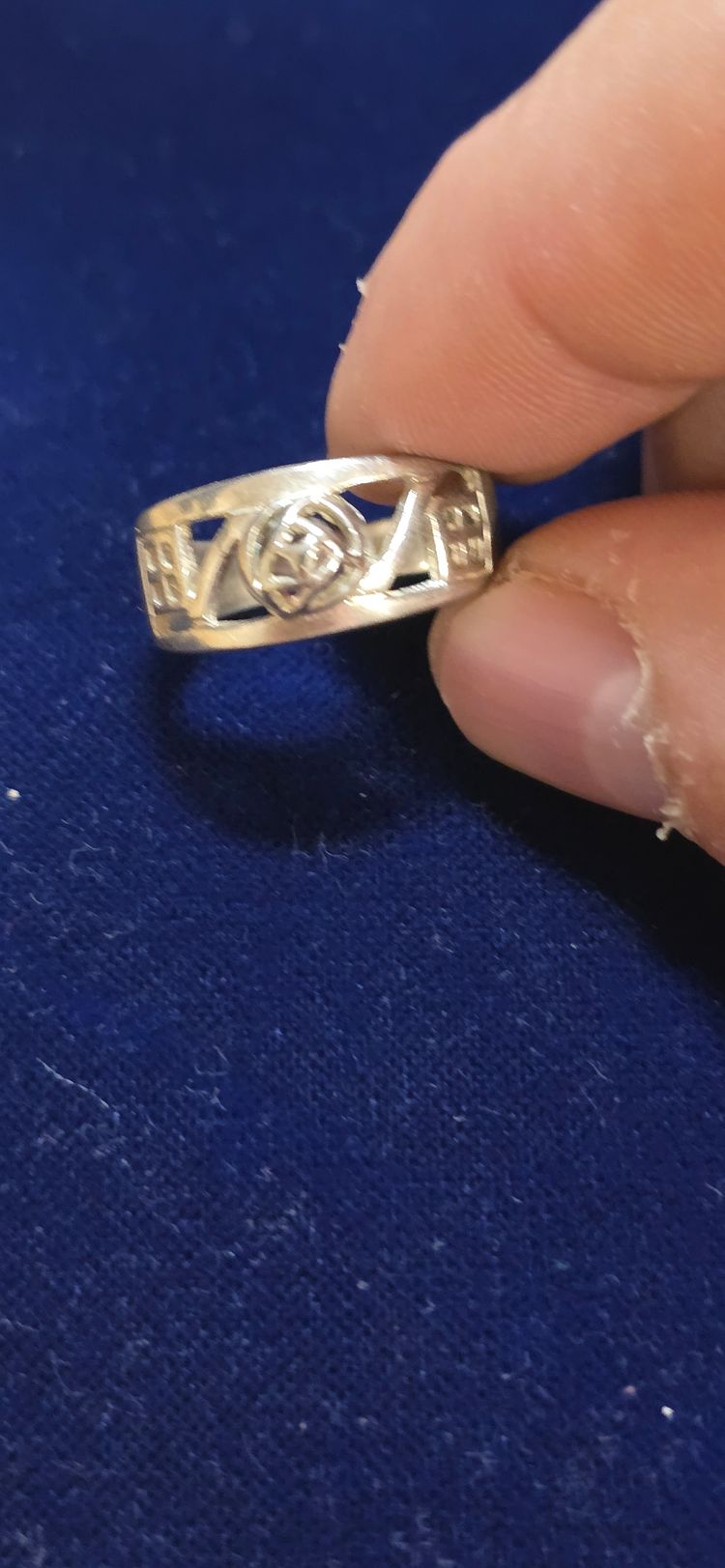 Immagine di 925 sterling Silver Ring With Cut-Out Design And Rose Detailing  size Q 2