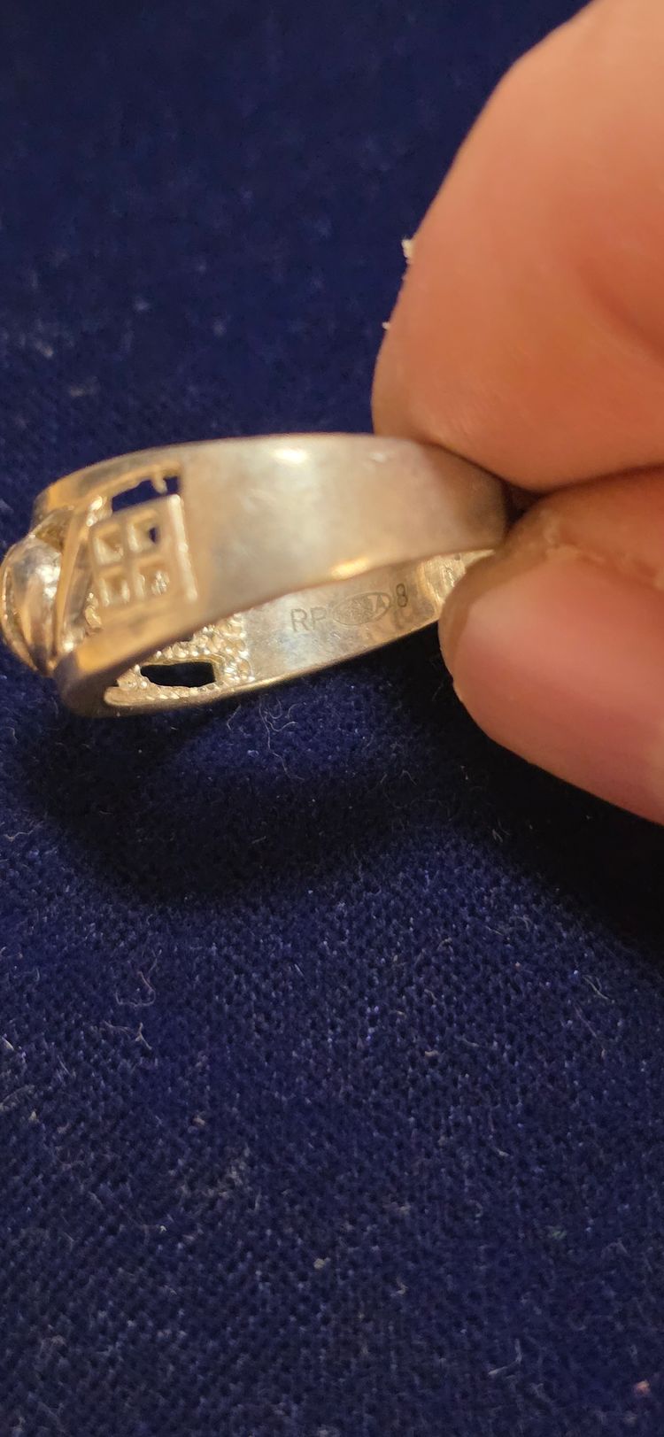 Immagine di 925 sterling Silver Ring With Cut-Out Design And Rose Detailing  size Q 6