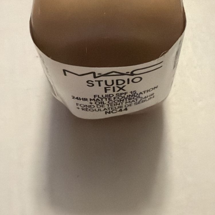 MAC Studio Fix Fluid Foundation Matte Oil Control NC44180ml BN image 2