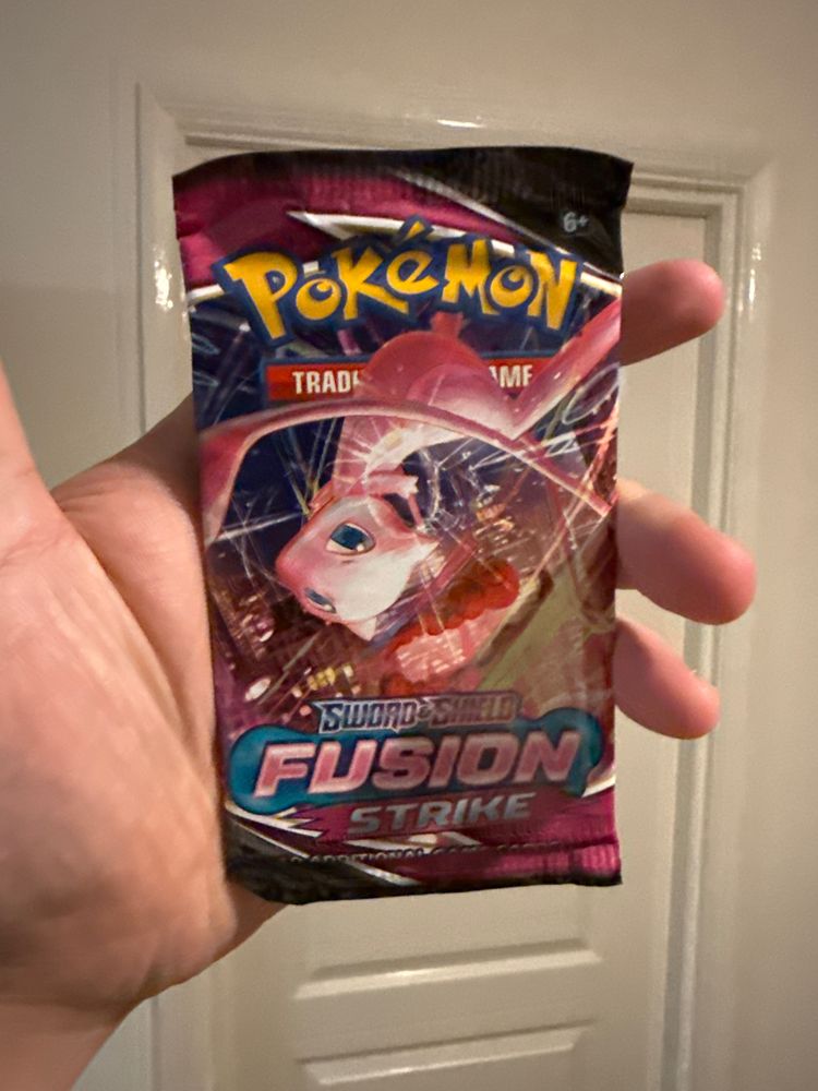Pokémon Sword & Shield Fusion Strike Trading Card Game Pack