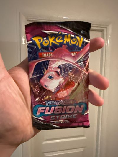 Pokémon Sword & Shield Fusion Strike Trading Card Game Pack