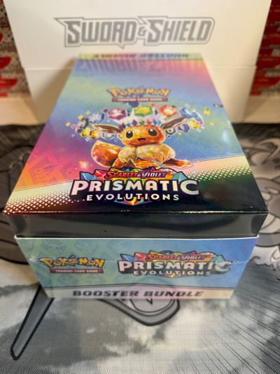 Pokémon Scarlet & Violet Prismatic Evolutions Booster Bundle