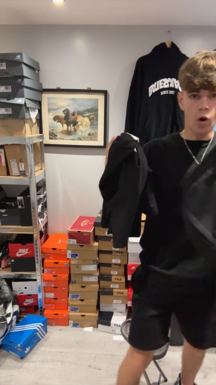 essential black set size m