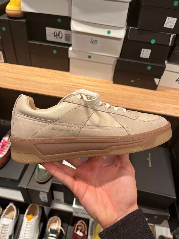 B8 Beige 