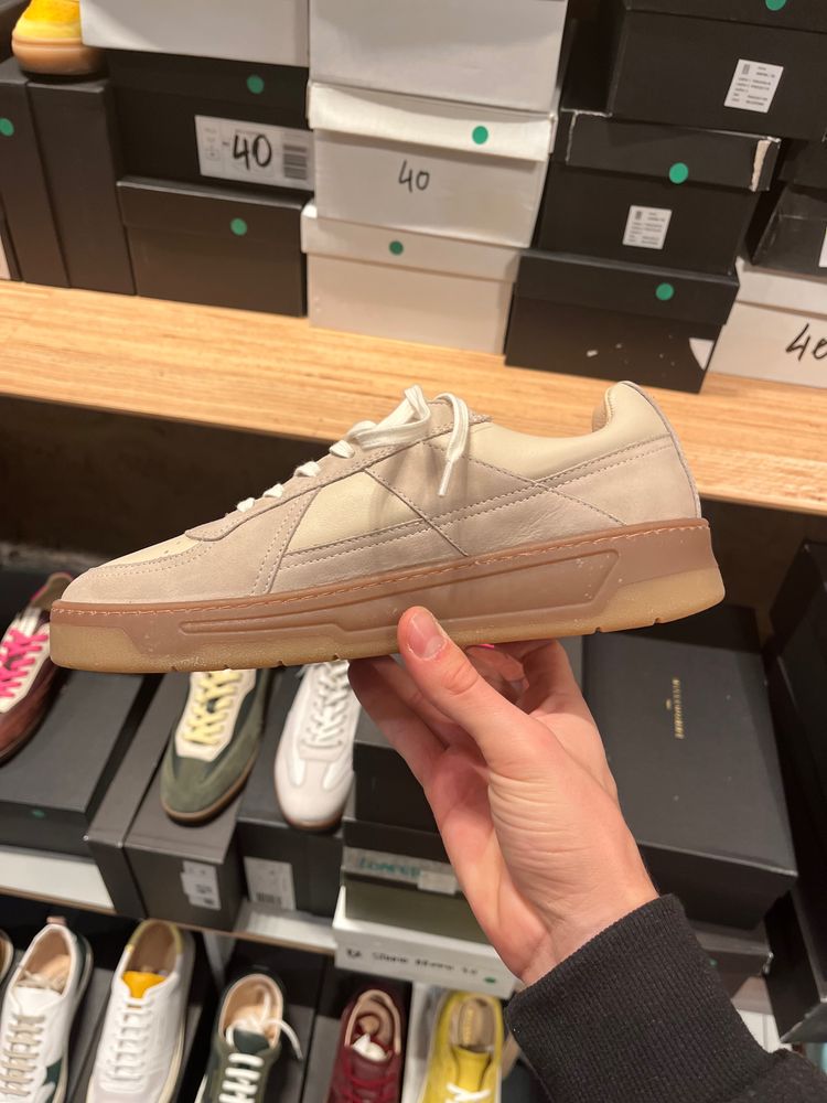 B8 Beige  3
