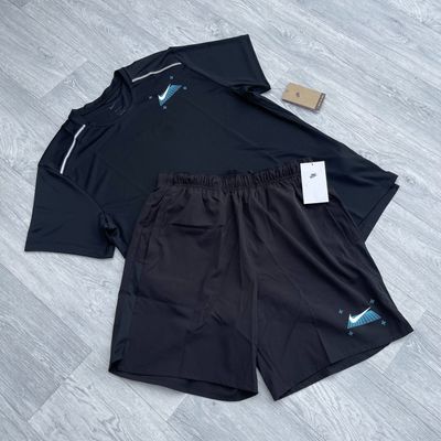 Nike Dri Fit Miler Graphic Grid Top and 7" Challenger Running Shorts Set - Black