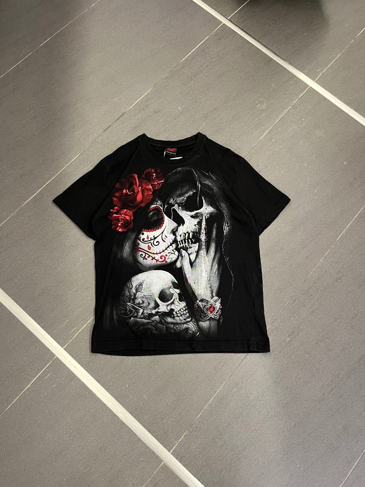 Spiral Black Graphic T-Shirt 4