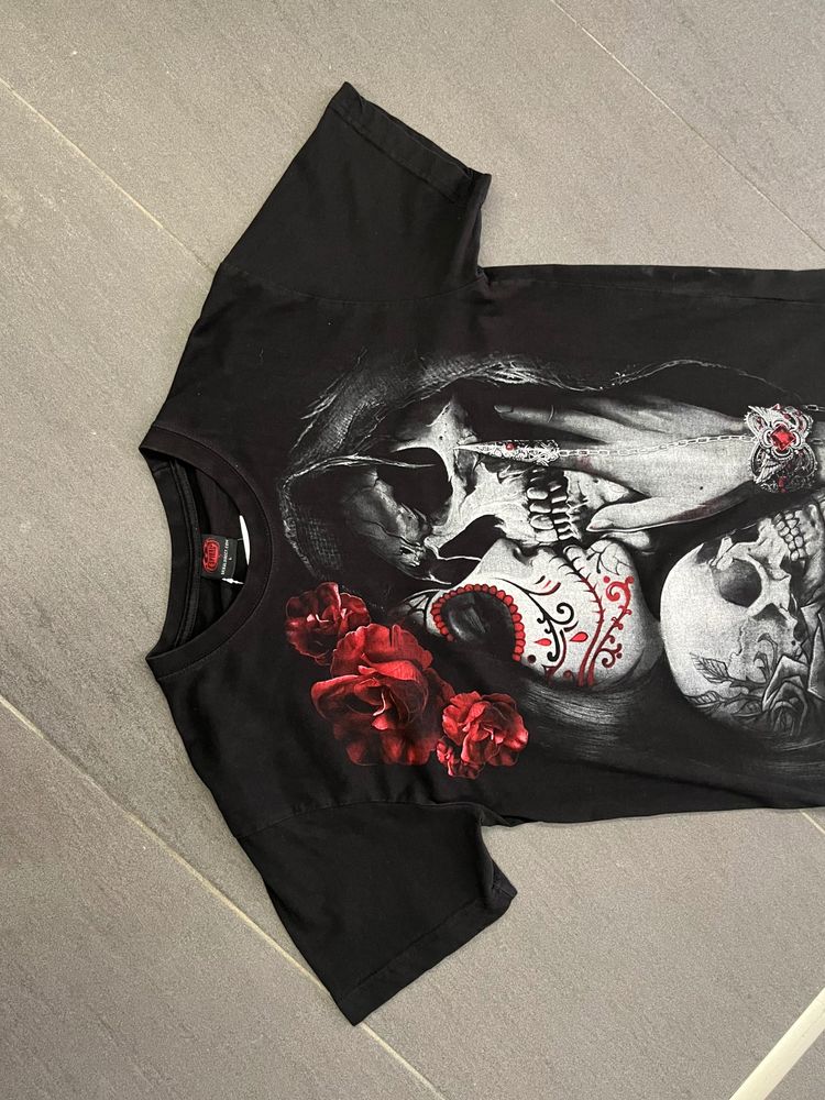 Spiral Black Graphic T-Shirt 6