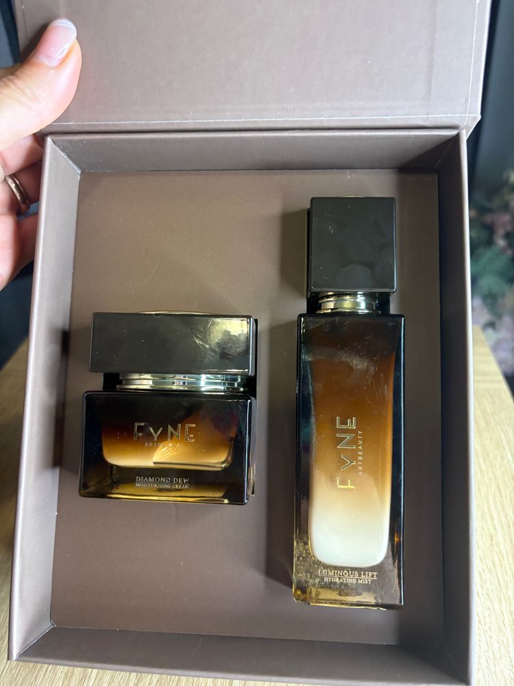 Other FYNE cosmetics gift set  product image